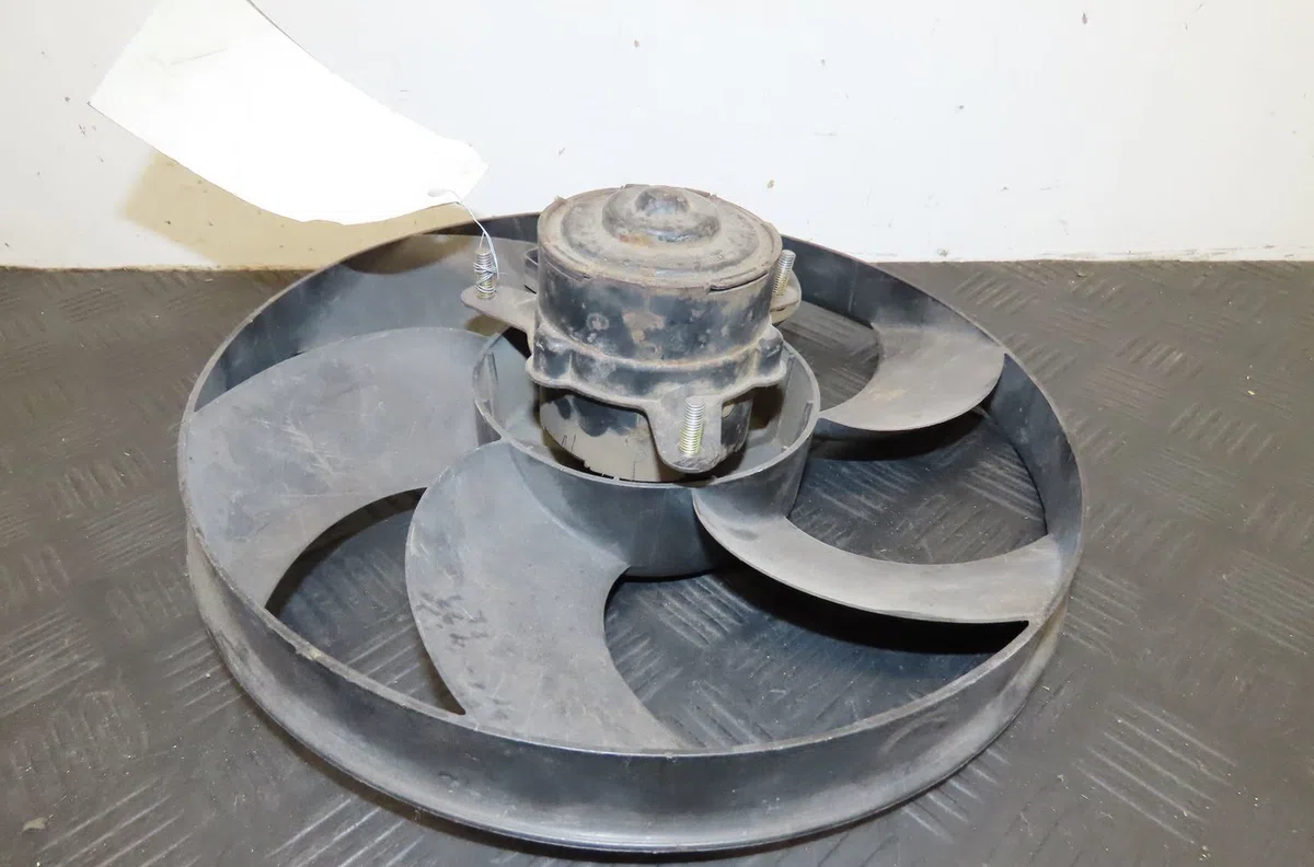 Ventilateur de refroidissement Peugeot 206 3-5 portes (2A-C) 1.9 d (1998-2001) 5 portes occasion