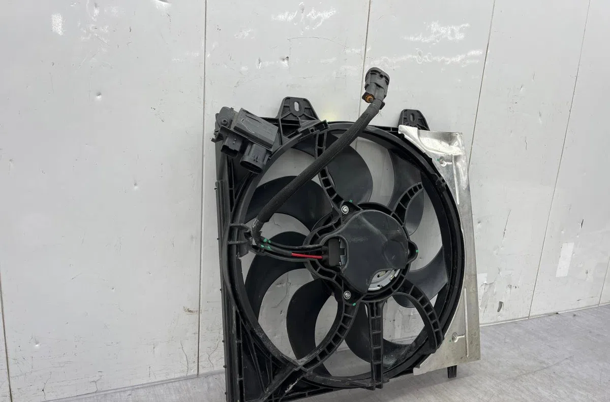 Ventilateur de refroidissement PEUGEOT 208 2 occasion