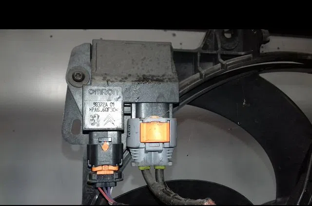 Ventilateur de refroidissement Peugeot 208 I (CA_, CC_) 1.2 thp 110 (2013) occasion