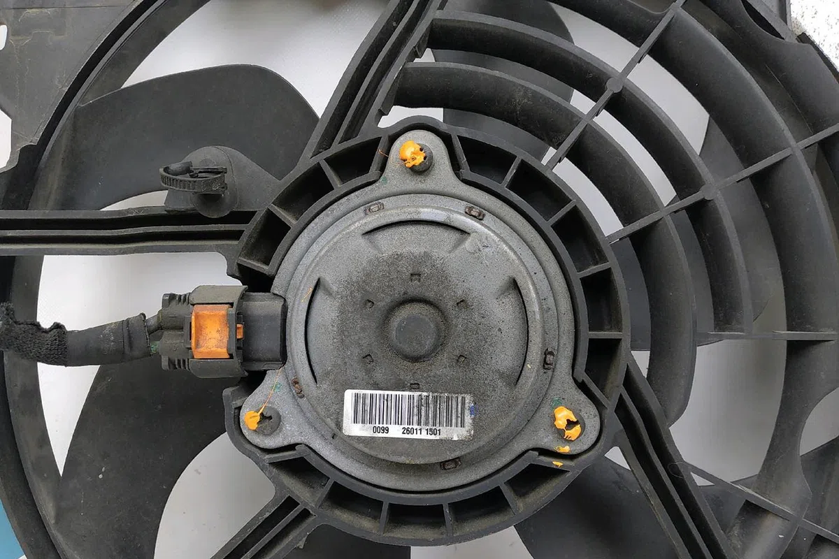 Ventilateur de refroidissement Peugeot 208 I (CA_, CC_) 1.6 e-hdi (2015) occasion