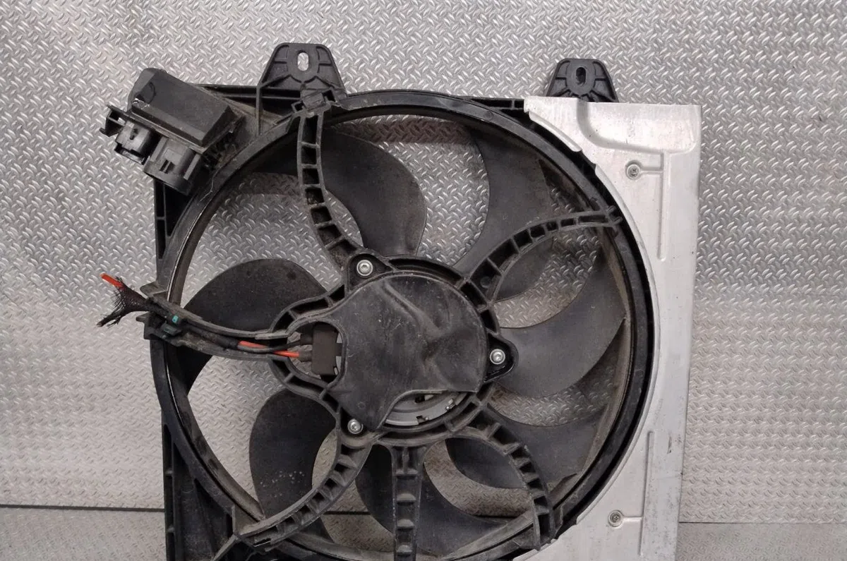 Ventilateur de refroidissement Peugeot 208 II (UB_, UP_, UW_, UJ_) 1.2 puretech 75 (2019) occasion