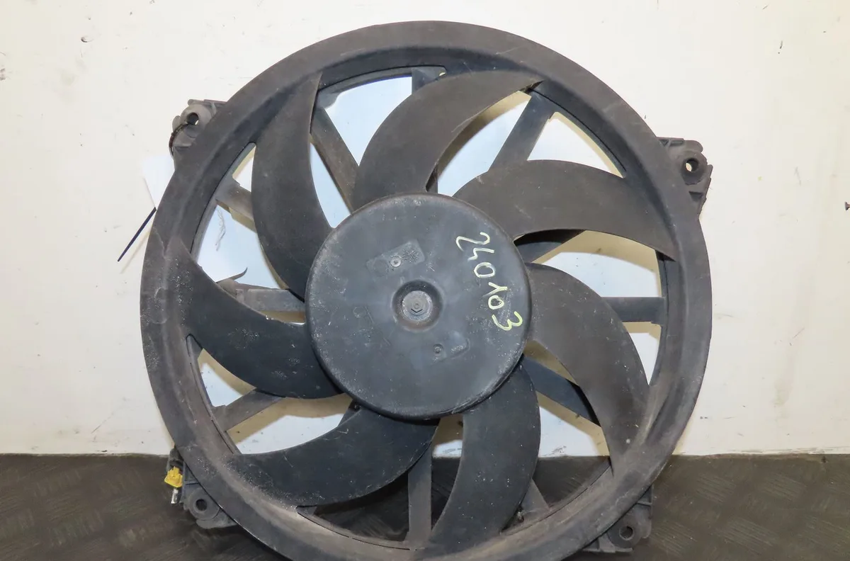 Ventilateur de refroidissement Peugeot 3008 Monospace (0U_) 2.0 hdi hybrid4 (0urhca) (2011-2016) occasion
