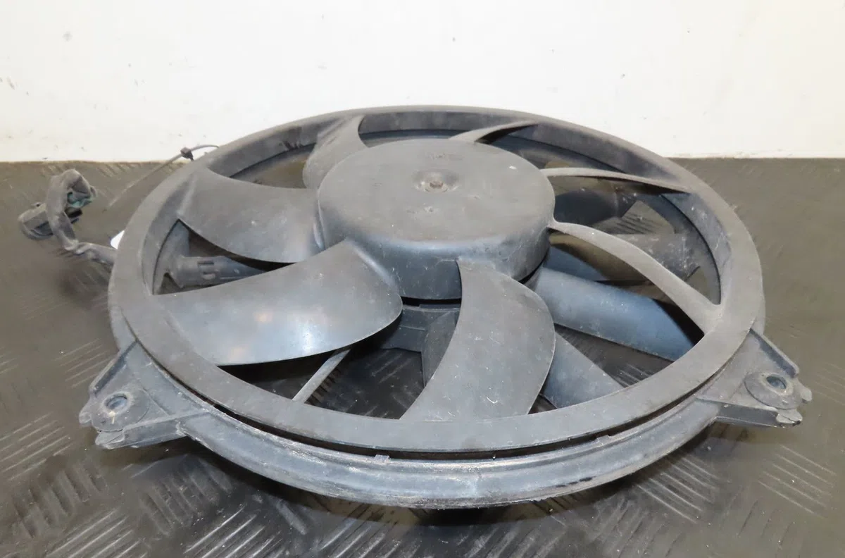 Ventilateur de refroidissement Peugeot 308 I (4A_, 4C_) 1.6 hdi (2007-2014) 5 portes occasion