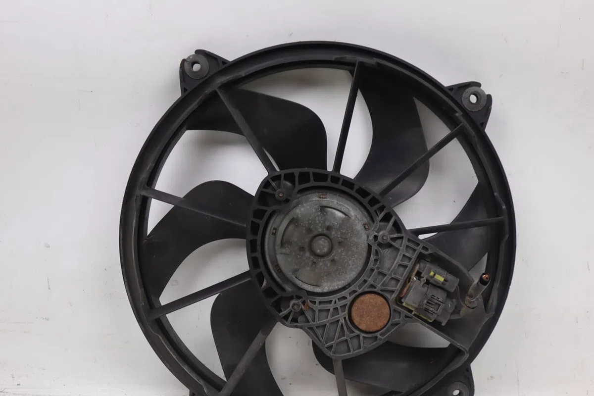 Ventilateur de refroidissement Peugeot 407 (6D_) 2.0 hdi 135 (6drhrh, 6drhre, 6drhrg, 6drhrj) (2004-2010) 4 portes occas