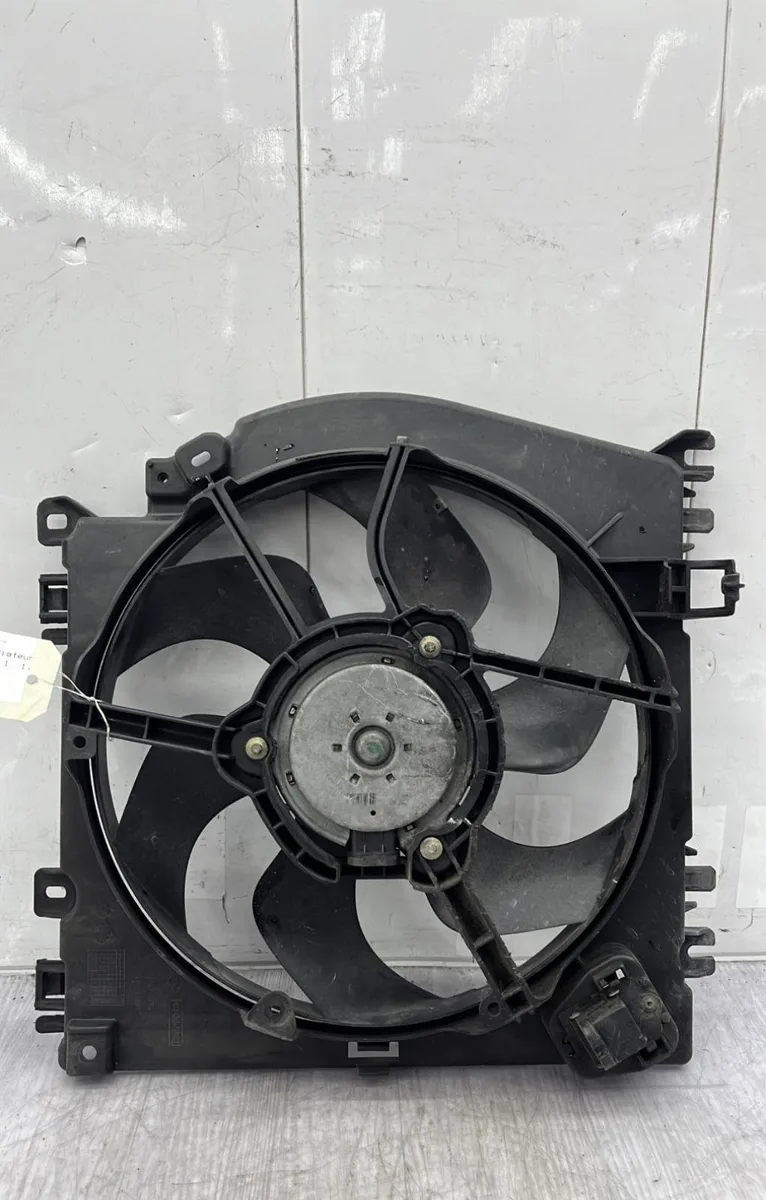 Ventilateur de refroidissement RENAULT CLIO 3 PHASE 1 occasion