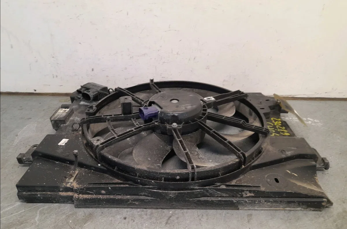Ventilateur de refroidissement Renault CLIO IV (BH_) 0.9 tce 90 (2012) 5 portes occasion