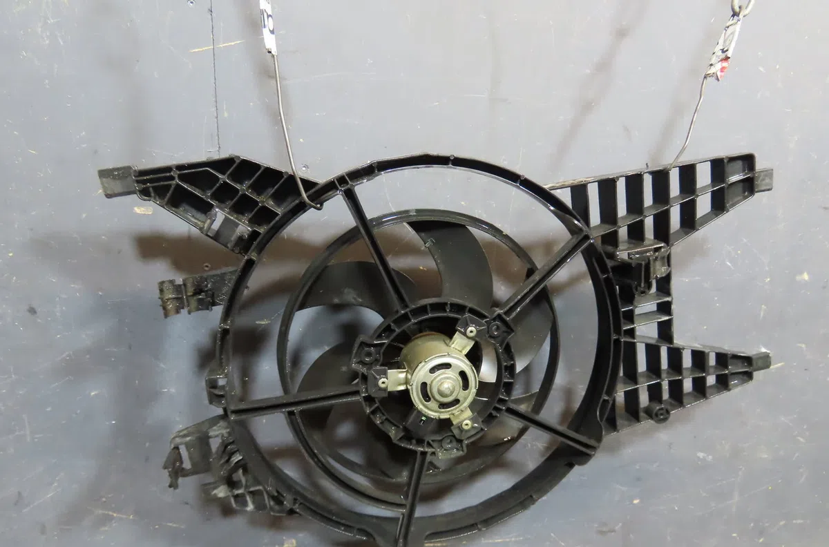 Ventilateur de refroidissement Renault KANGOO Express (FW0-1_) 1.5 dci 90 (fw0g, fw05, fw08, fw11) (2009) 4 portes occas