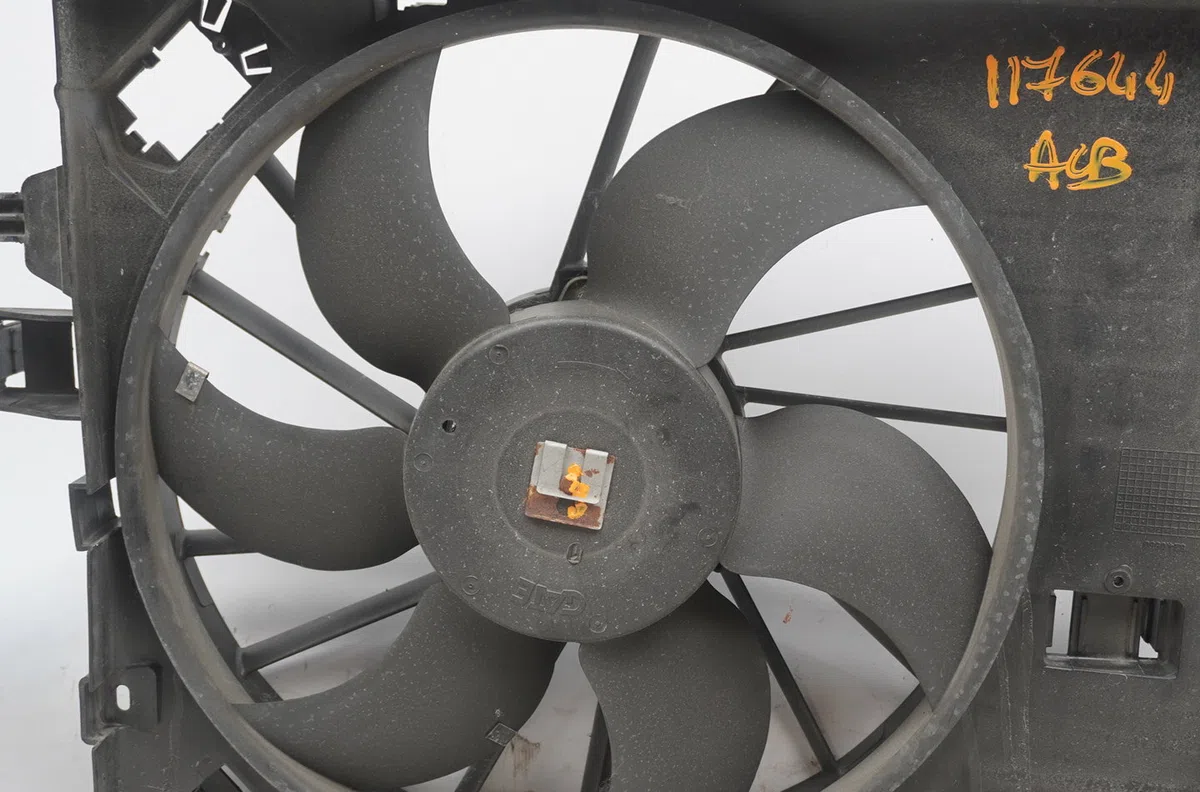 Ventilateur de refroidissement Renault KANGOO - GRAND KANGOO II (KW0-1_) 1.5 dci 110 (kw06, kw12) (2013) occasion