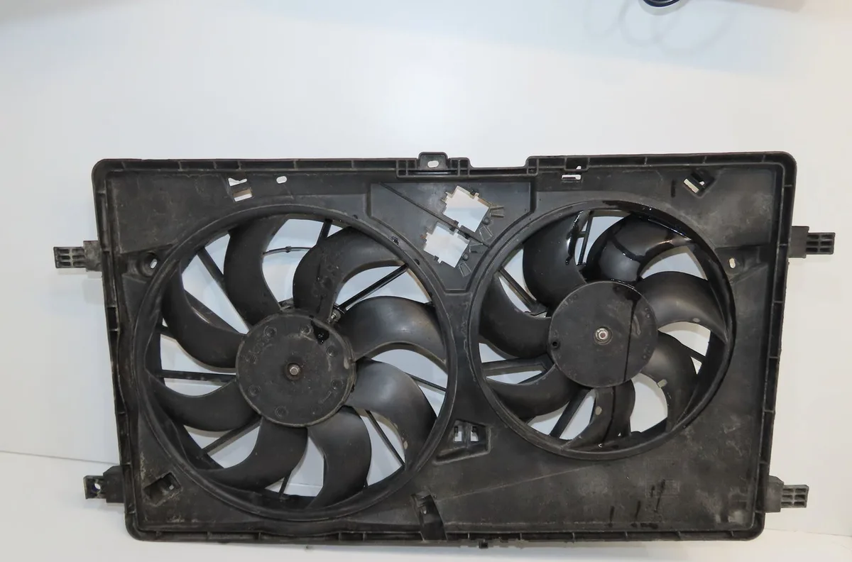 Ventilateur de refroidissement Renault MASTER III Camionnette (FV) 2.3 dci 130 fwd (fv0m, fv0y) (2016) occasion