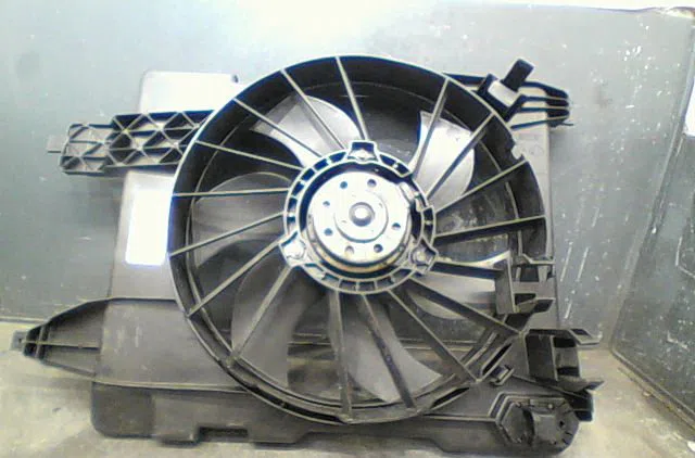 Ventilateur de refroidissement Renault MEGANE II A trois volumes (LM0-1_) 1.9 dci (lm0g, lm1g, lm2c) (2003) occasion