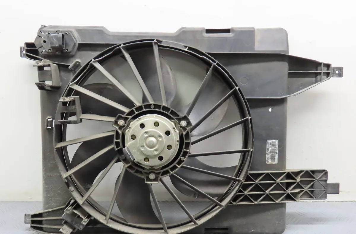 Ventilateur de refroidissement Renault MEGANE II (BM0-1_, CM0-1_) 1.9 dci (2005-2009) occasion