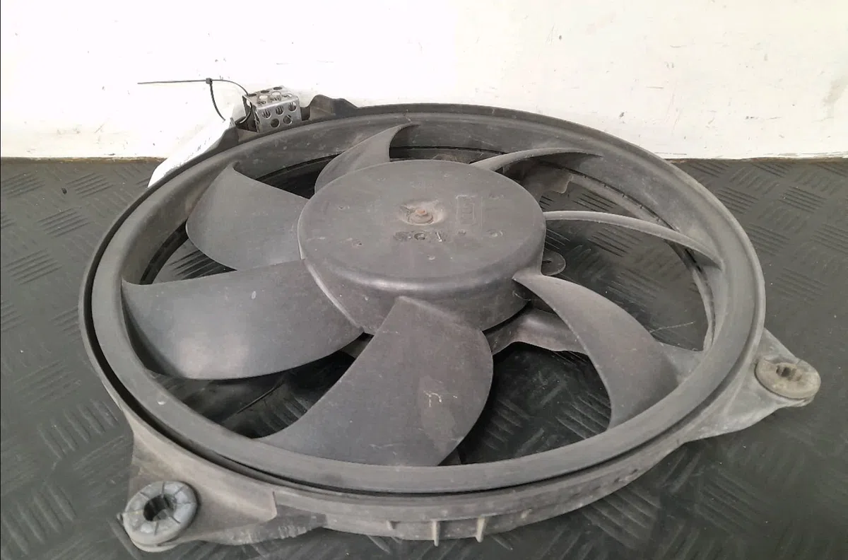 Ventilateur de refroidissement Renault MEGANE III 3-5 portes (BZ0-1_, B3_) 1.6 dci (bz00, bz12, bz13) (2011-2015) 5 port