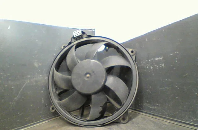 Ventilateur de refroidissement Renault MEGANE III Coupé (DZ0-1_) 1.5 dci (dz0b) (2009) occasion