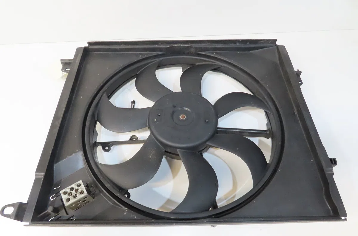 Ventilateur de refroidissement Renault MEGANE IV 3-5 portes (B9A-M-N_) 1.3 tce 140 (b9nb) (2018) occasion