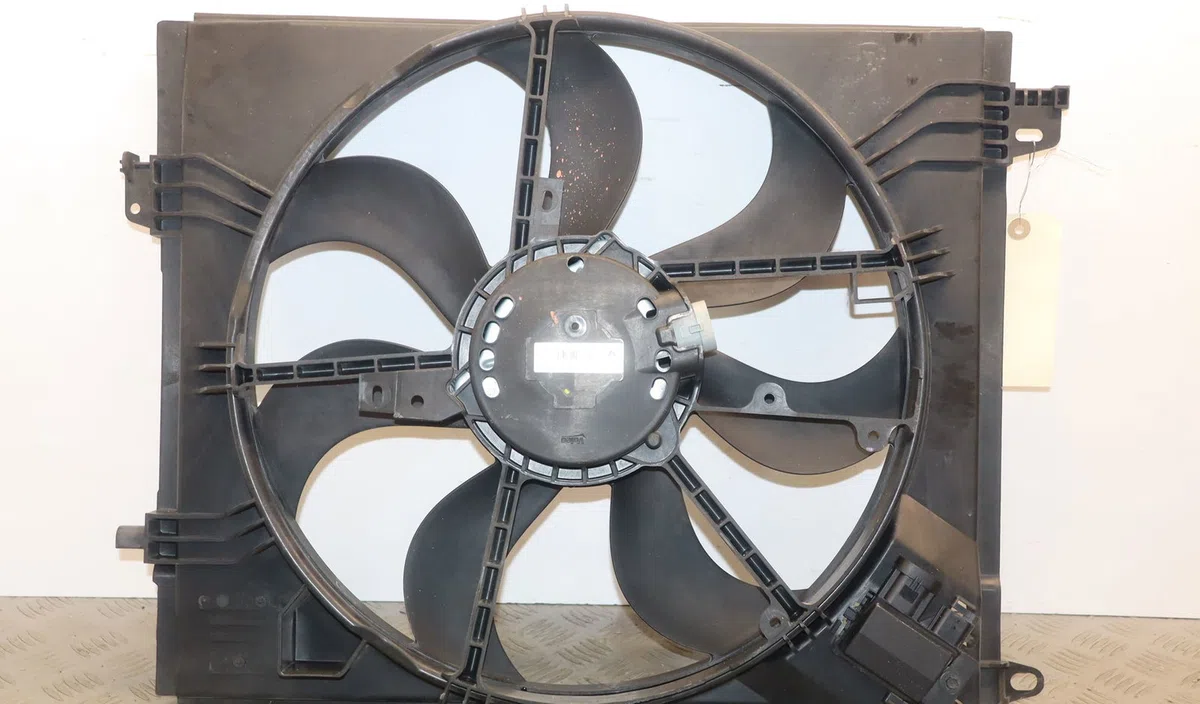 Ventilateur de refroidissement Renault MEGANE IV 3-5 portes (B9A-M-N_) 1.6 dci 130 (b9a4) (2015) occasion