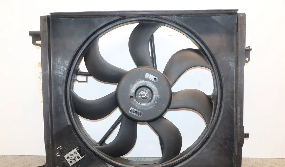 Ventilateur de refroidissement Renault MEGANE IV 3-5 portes (B9A-M-N_) 1.6 dci 130 (b9a4) (2015) occasion