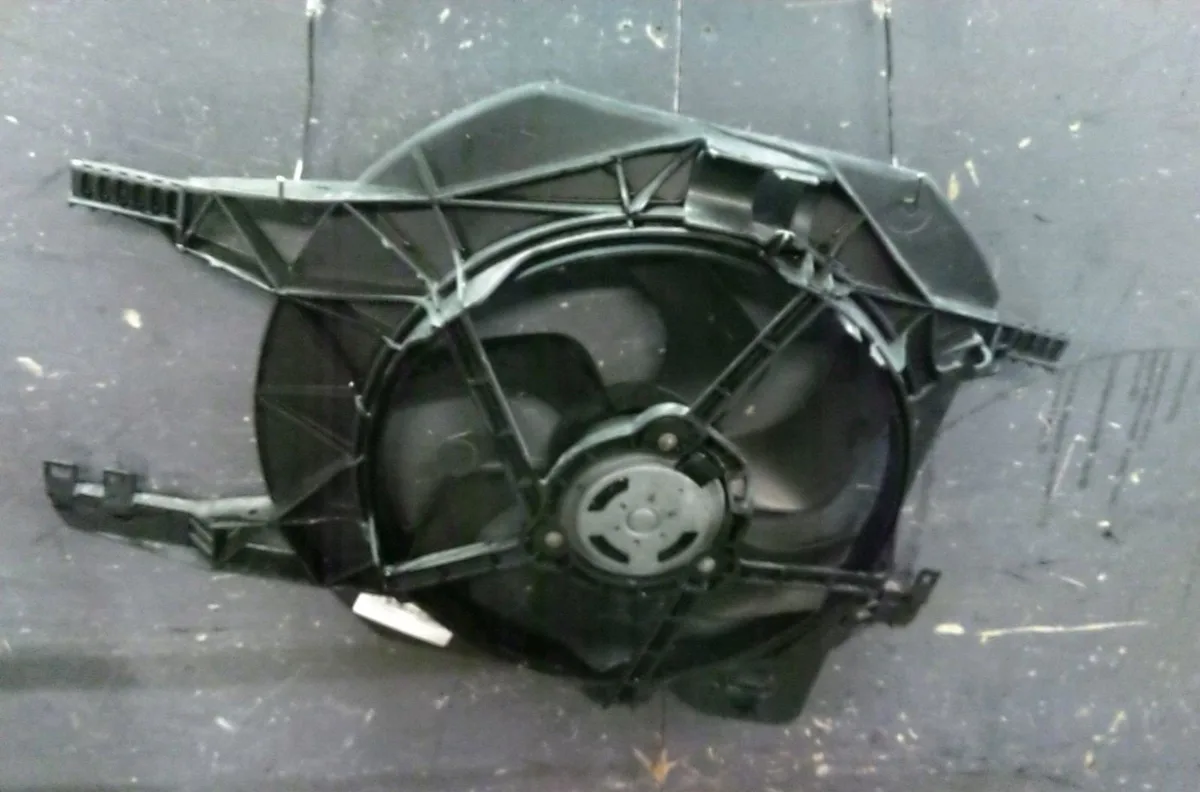Ventilateur de refroidissement Renault TRAFIC II Autobus-Autocar (JL) 1.9 dci 80 (jl0b) (2001-2006) occasion