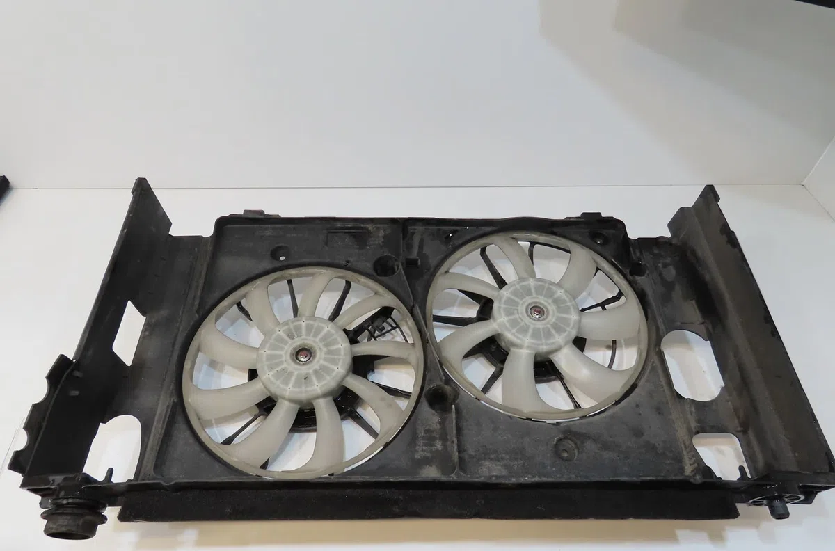 Ventilateur de refroidissement Toyota AURIS Break (_E18_) 1.8 hybrid (zwe186_) (2013-2018) occasion