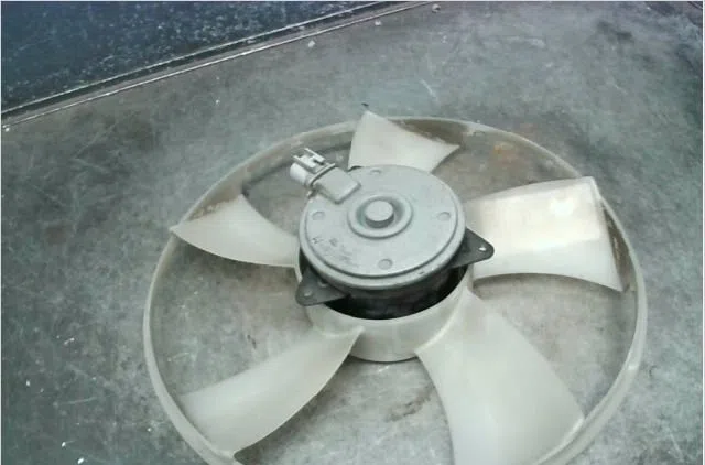 Ventilateur de refroidissement TOYOTA RAV4 2015 occasion