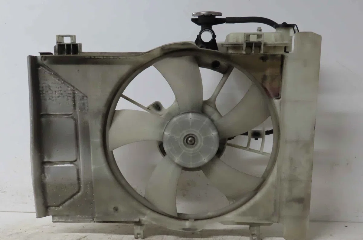Ventilateur de refroidissement TOYOTA YARIS II occasion