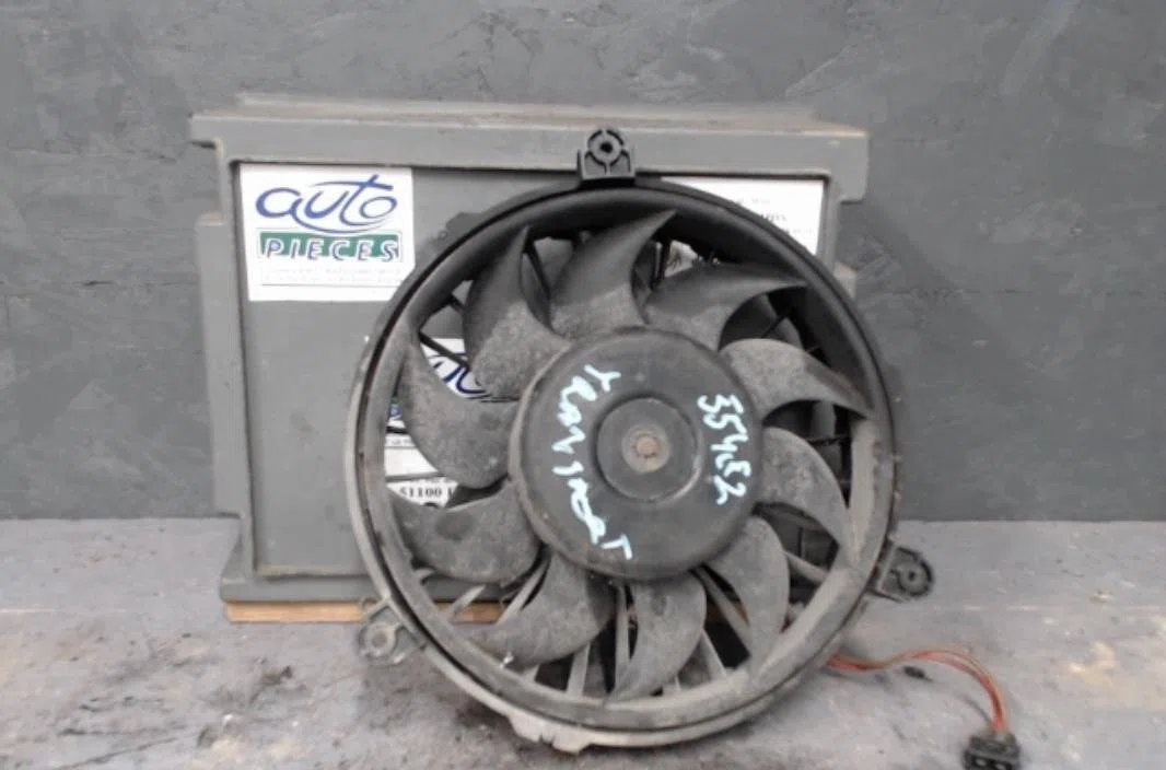 Ventilateur de refroidissement Volkswagen TRANSPORTER IV Camionnette (70A, 70H, 7DA, 7DH) 1.9 d (1990-1995) occasion