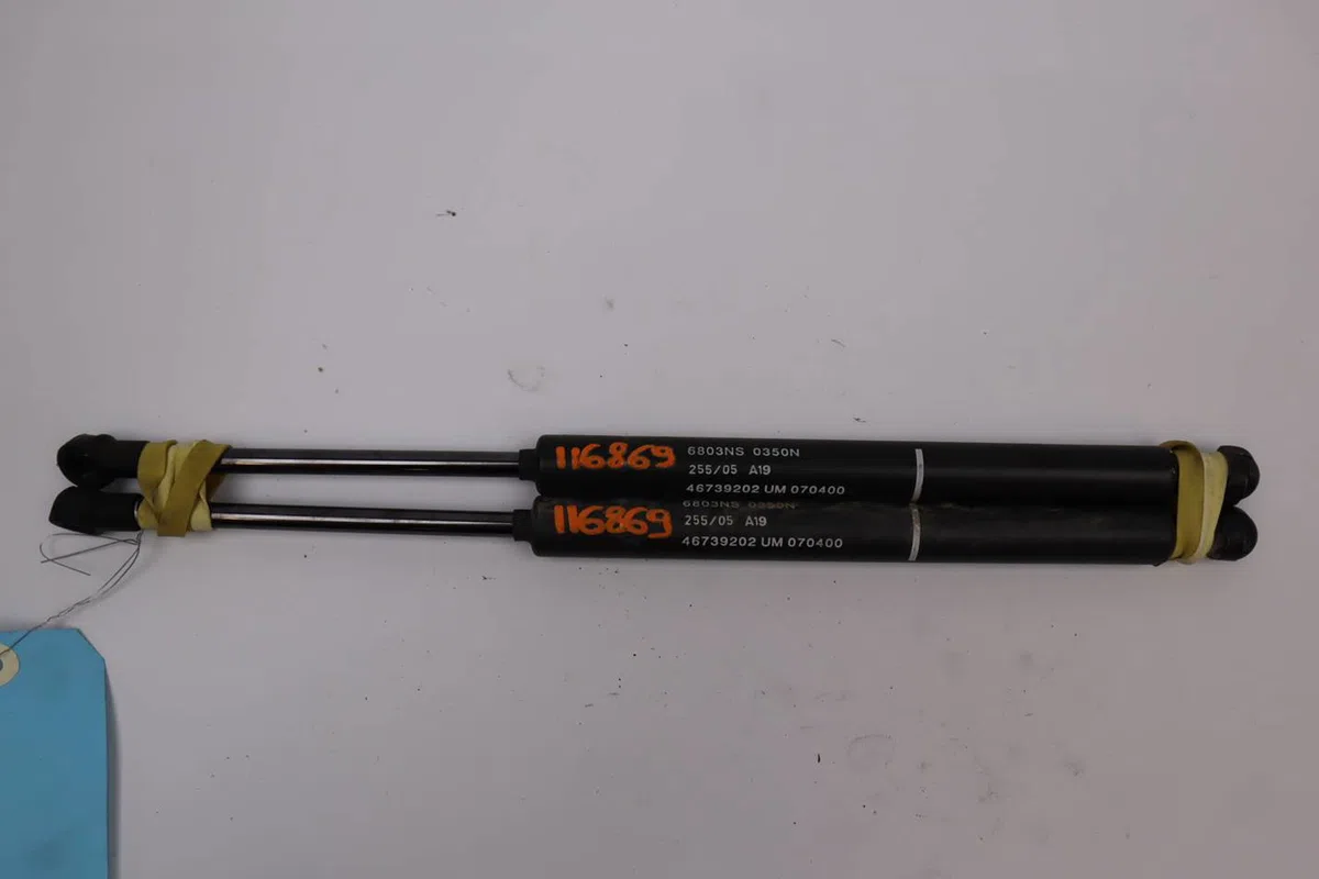 Verin d capot Alfa romeo GT (937_) 1.9 jtd (937cxn1b) (2003-2010) 3 portes occasion