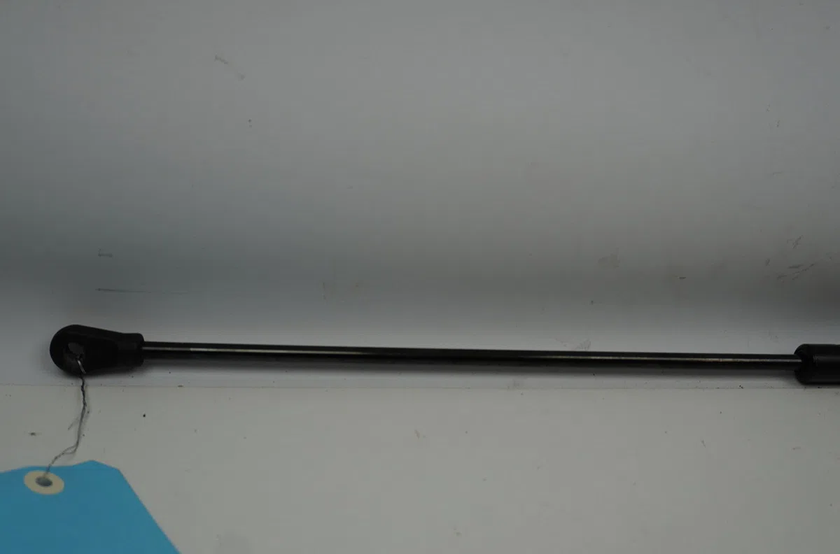Verin d capot Audi A4 B5 (8D2) 1.9 tdi (1995-2000) occasion