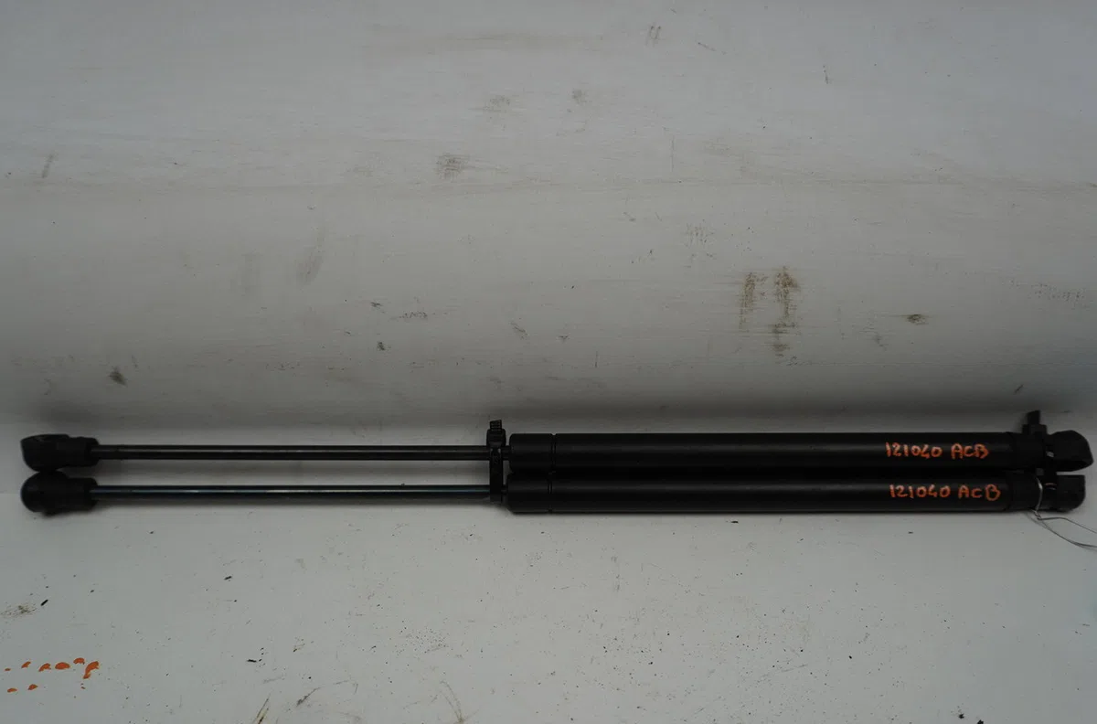 Verin d capot Land rover DISCOVERY III (L319) 2.7 td 4x4 (2004-2009) occasion