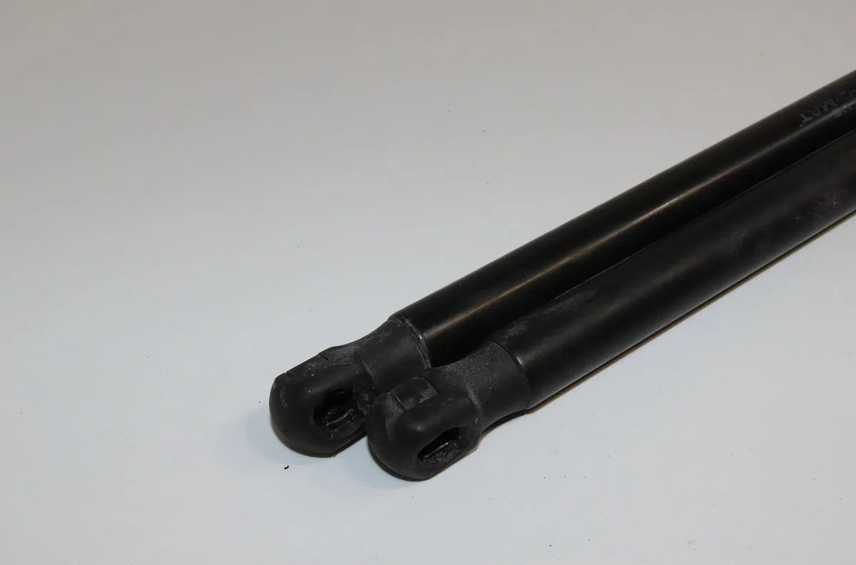 Verin d capot Mercedes-benz CLASSE C (W204) C 220 cdi (204.002) (2008-2014) 4 portes occasion