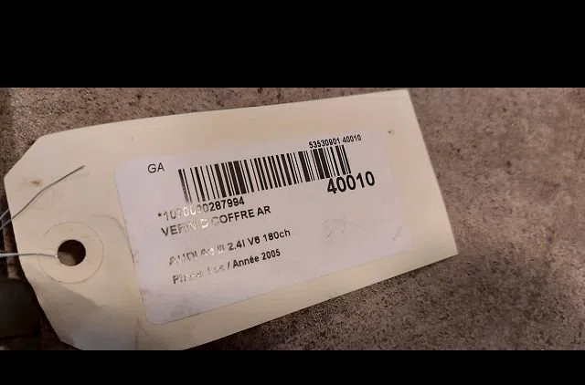 Verin droit coffre arrière Audi A6 C6 (4F2) 2.4 (2004-2008) occasion