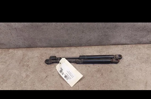 Verin droit coffre arrière Volkswagen PASSAT B5 (3B2) 1.9 tdi (1996-2000) occasion