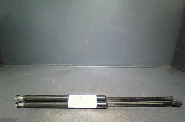 Verin droit hayon Audi A3 (8P1) 2.0 tdi 16v (2003-2012) 3 portes occasion