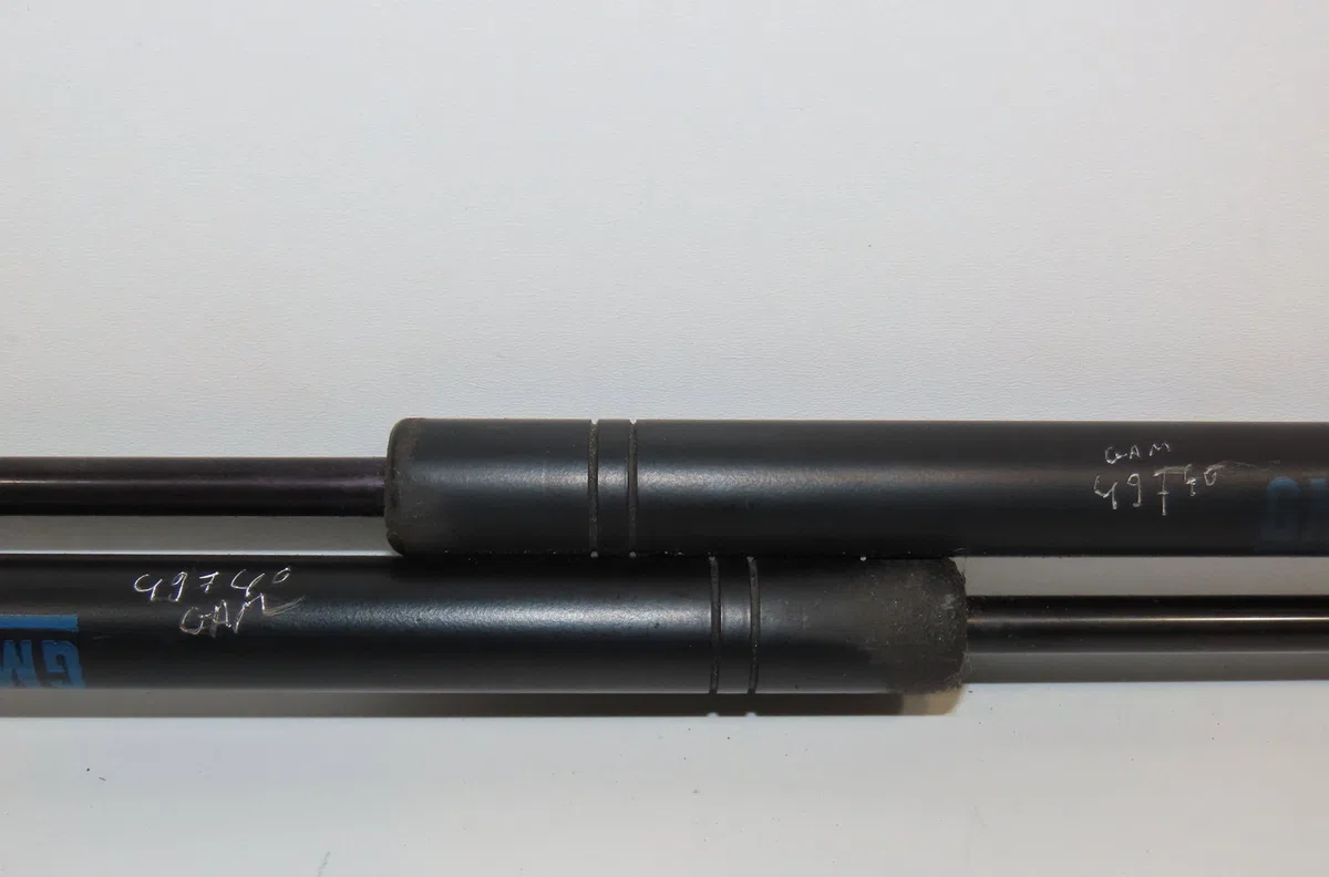 Verin droit hayon Opel CORSA B (S93) 1.4 i (f08, f68, m68) (1993-2000) occasion