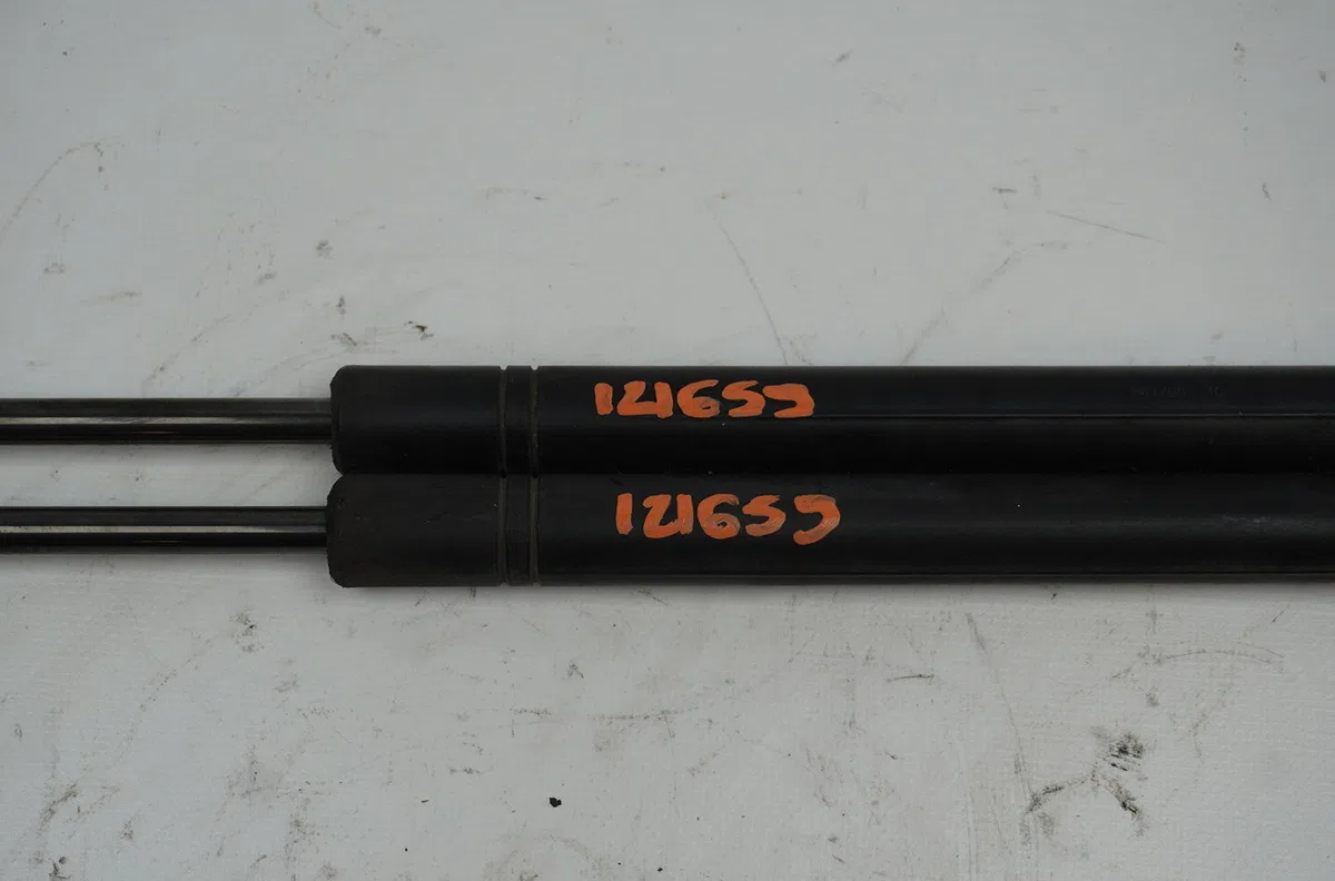 Verin droit hayon Opel CORSA B (S93) 1.4 i (f08, f68, m68) (1993-2000) occasion