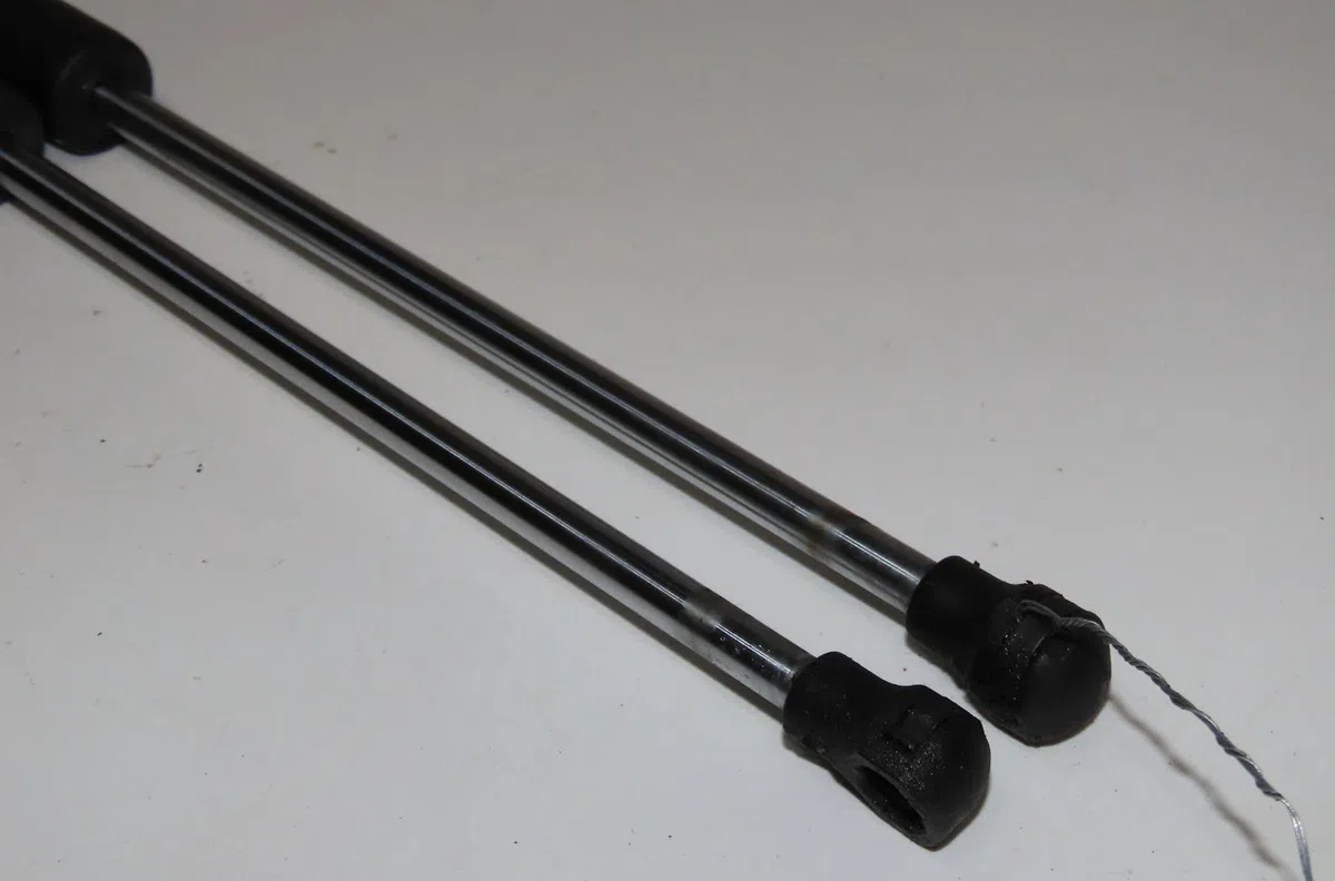 Verin droit hayon Renault CLIO III (BR0-1, CR0-1) 1.5 dci (c-br0g, c-br1g) (2005-2012) 5 portes occasion
