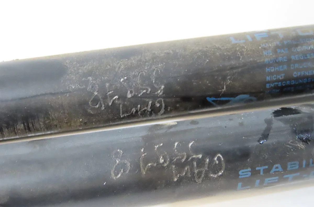 Verin droit hayon Renault MEGANE I (BA0-1_) 1.6 e (ba0f, ba0s) (1996-1999) occasion