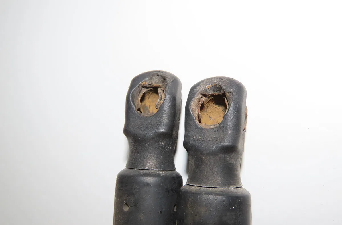Verin droit hayon Renault MEGANE II Break (KM0-1_) 1.5 dci (km16, km1e) (2005-2008) occasion