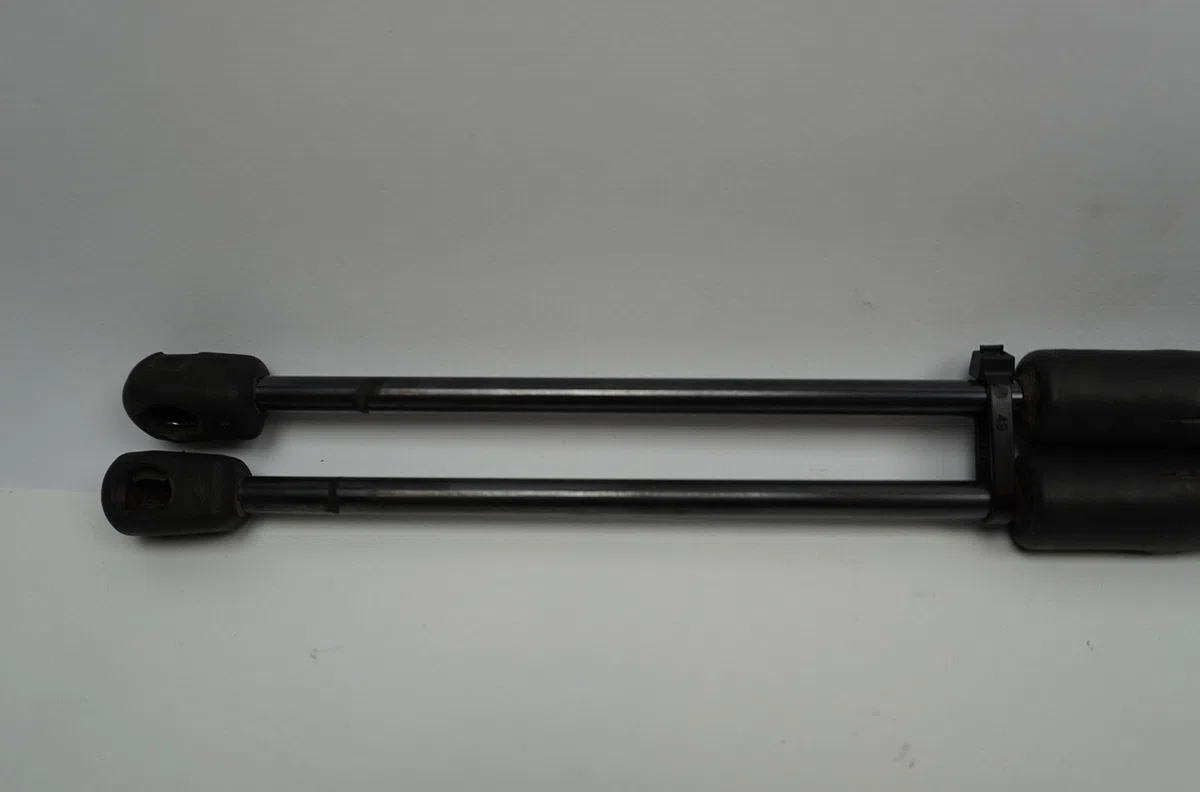 Verin droit hayon Renault MEGANE III 3-5 portes (BZ0-1_, B3_) 1.5 dci (2009) 5 portes occasion