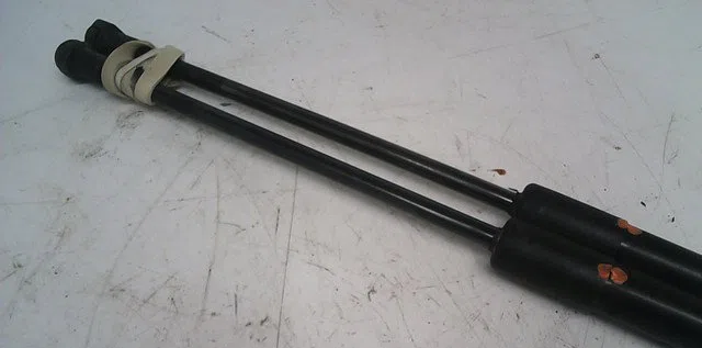 Verin droit hayon Seat IBIZA IV (6J5, 6P1) 1.6 tdi (2009-2015) occasion