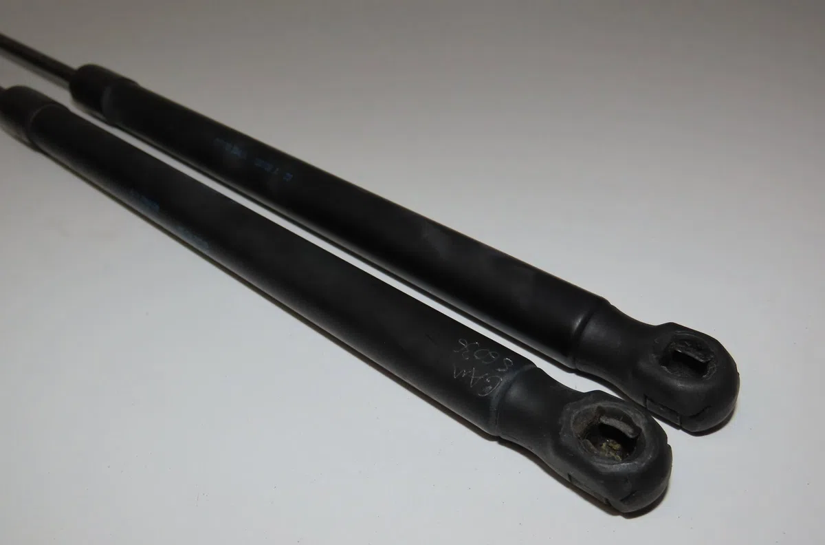 Verin droit hayon Seat LEON (1P1) 1.9 tdi (2005-2010) 5 portes occasion