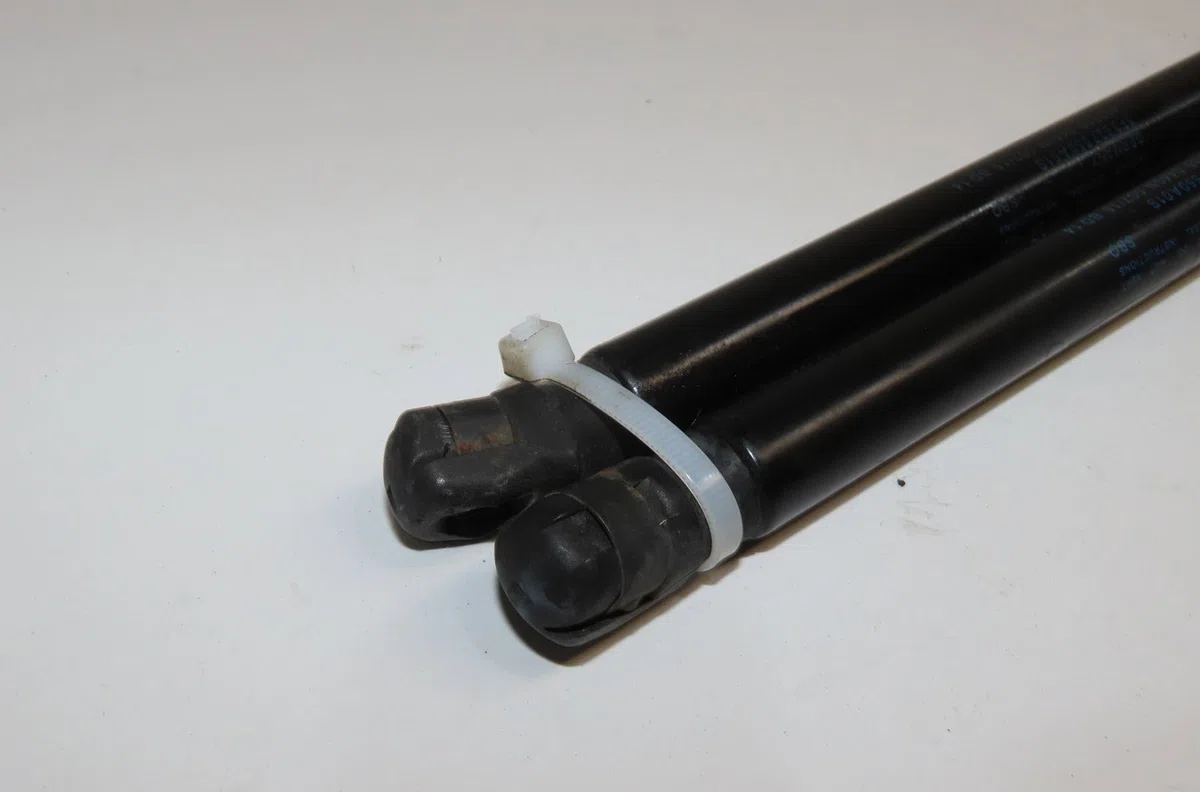 Verin droit hayon Seat LEON (5F1) 2.0 tdi (2012-2020) 5 portes occasion
