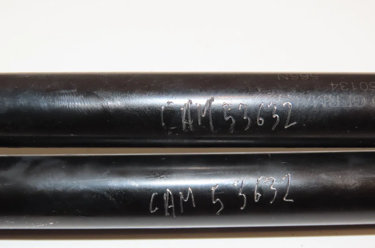 Verin droit hayon Toyota AVENSIS (_T25_) 2.0 d-4d (cdt250_) (2003-2008) occasion