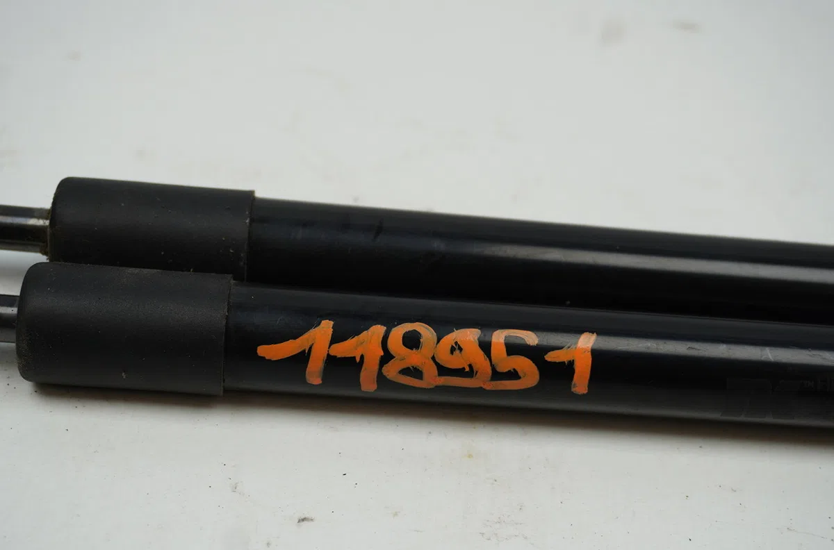 Verin droit hayon Toyota COROLLA Verso (ZER_, ZZE12_, R1_) 2.2 d-4d (aur10_) (2005-2009) 5 portes occasion