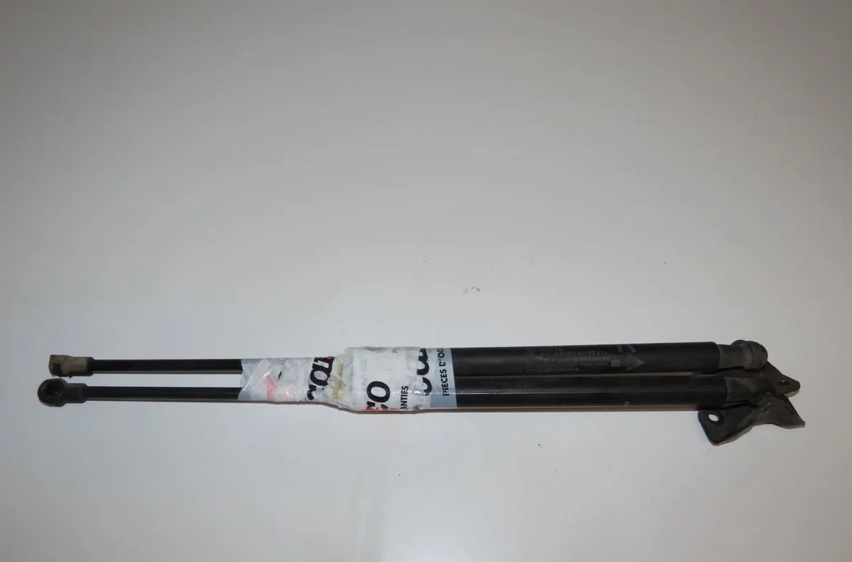 Verin droit hayon Toyota YARIS (_P9_) 1.4 d-4d (nlp90_) (2005-2012) occasion