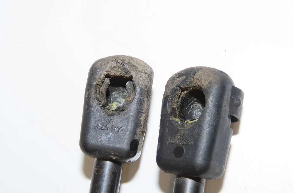 Verin droit hayon Volkswagen UP! (121, 122, BL1, BL2, BL3, 123) 1.0 (2011-2020) 5 portes occasion