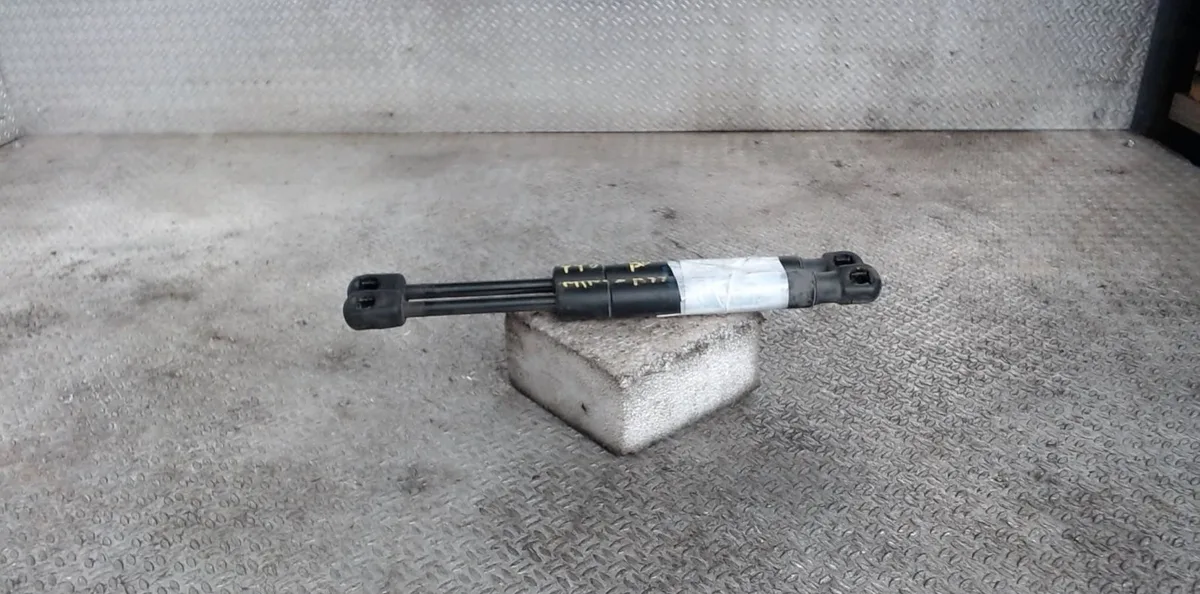 Verin g capot MINI MINI 2 R55 MINI 2 R55 CLUBMAN PHASE 1 BREAK occasion