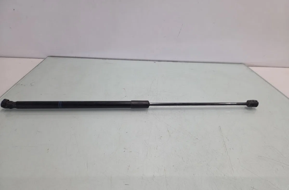 Verin g capot OPEL CORSA E occasion