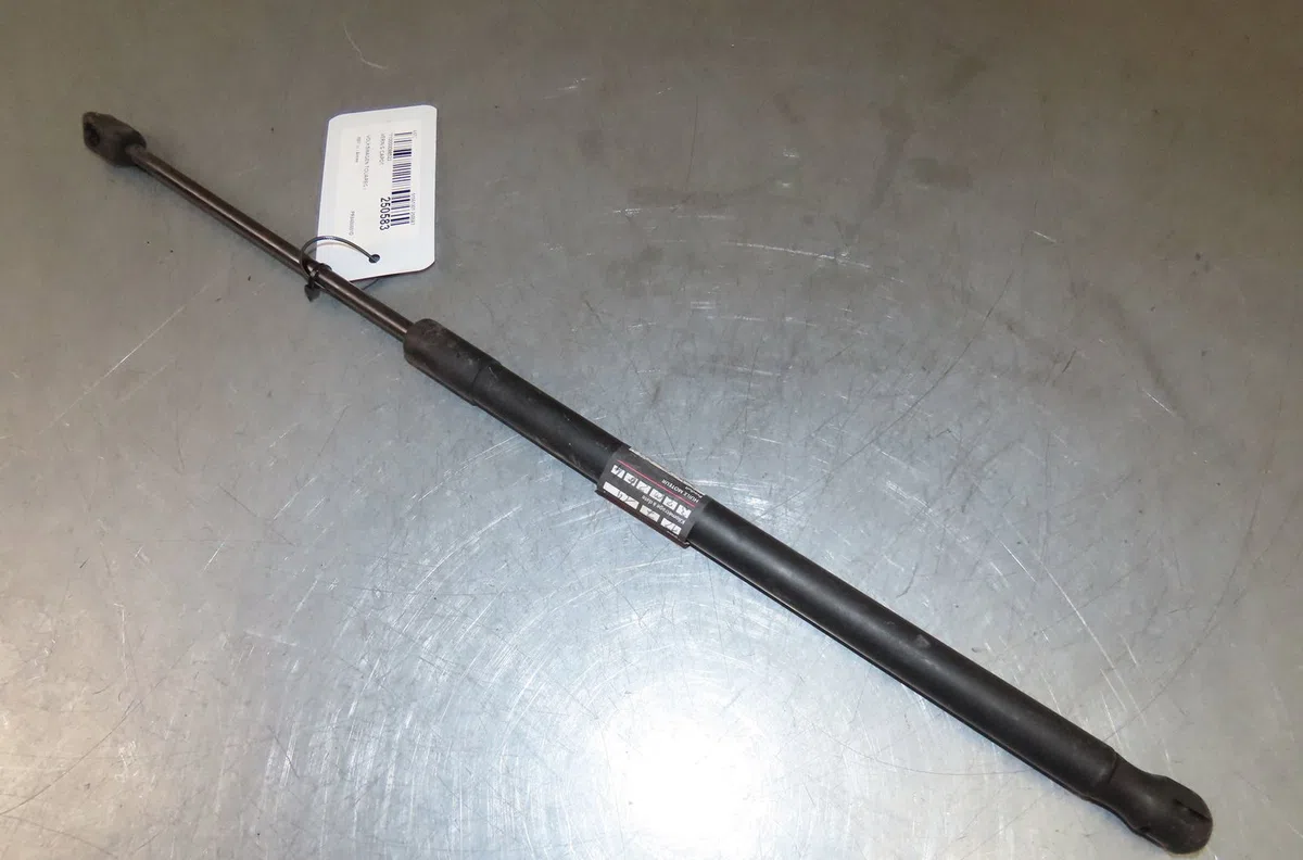 Verin g capot Volkswagen TOUAREG (7LA, 7L6, 7L7) 3.0 v6 tdi (2004-2010) occasion