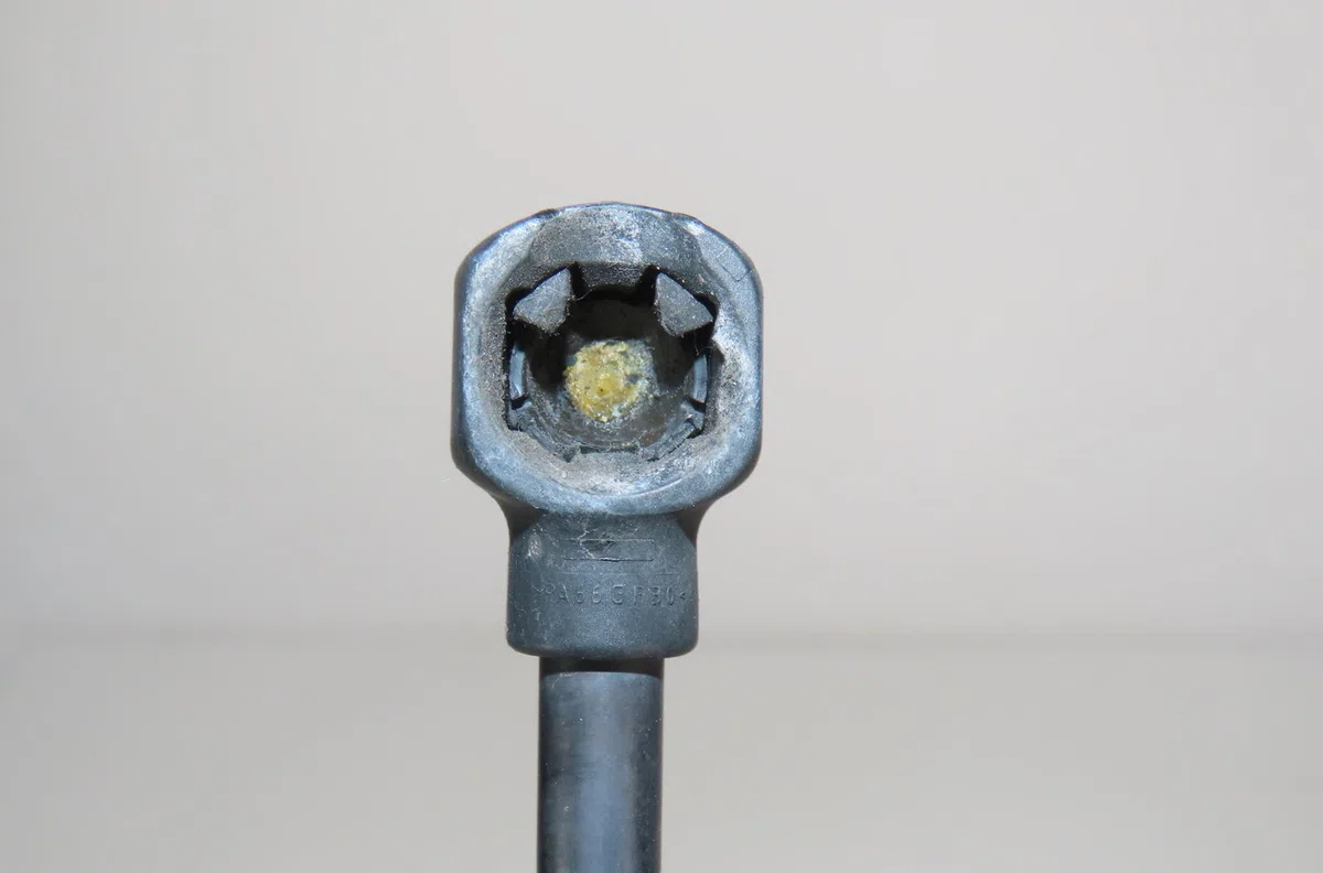Verin gauche hayon Audi TT (8J3) 2.0 tfsi (2006-2010) occasion