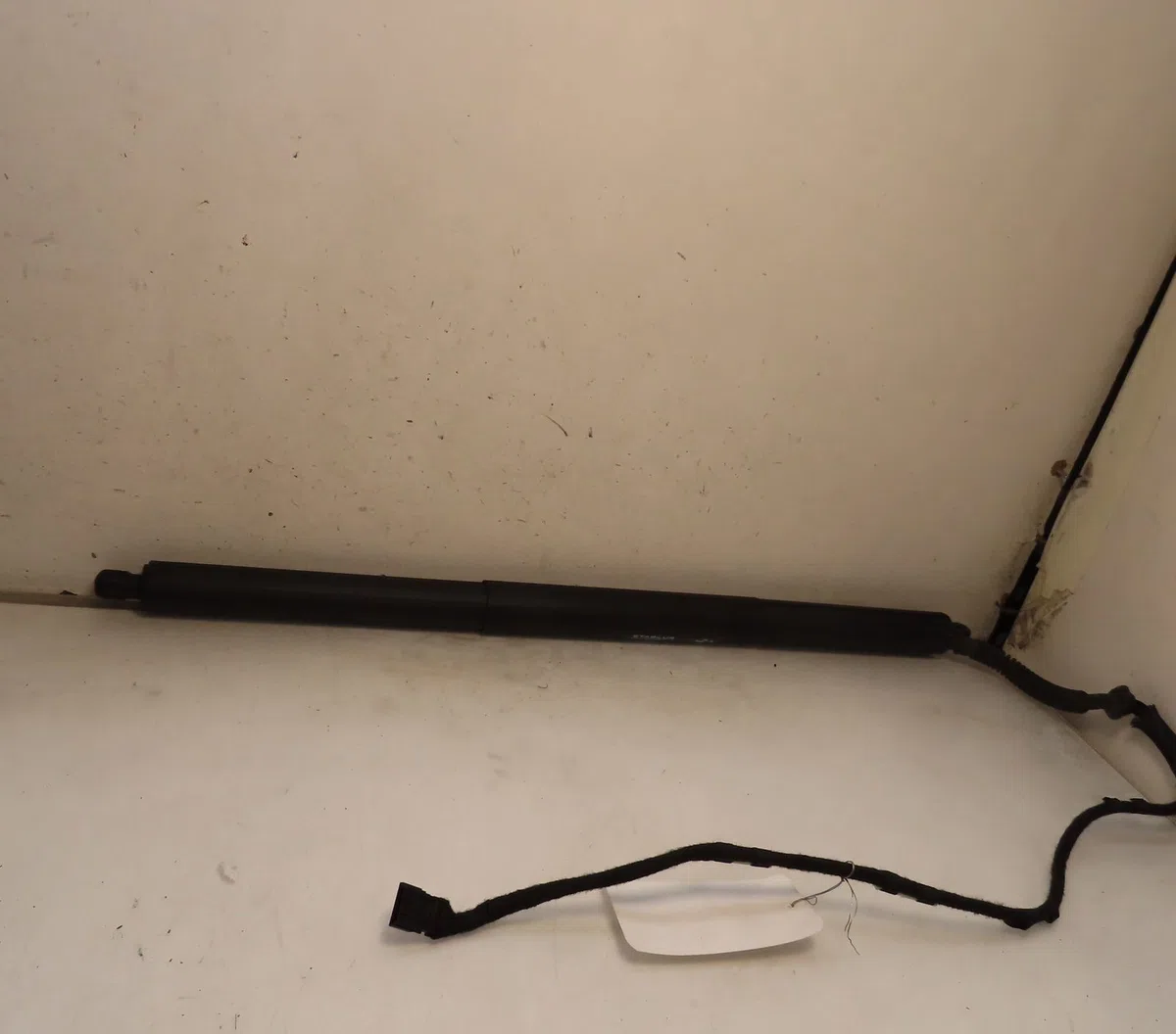 Verin gauche hayon Bmw X3 (F25) Xdrive 20 d (2010-2014) occasion